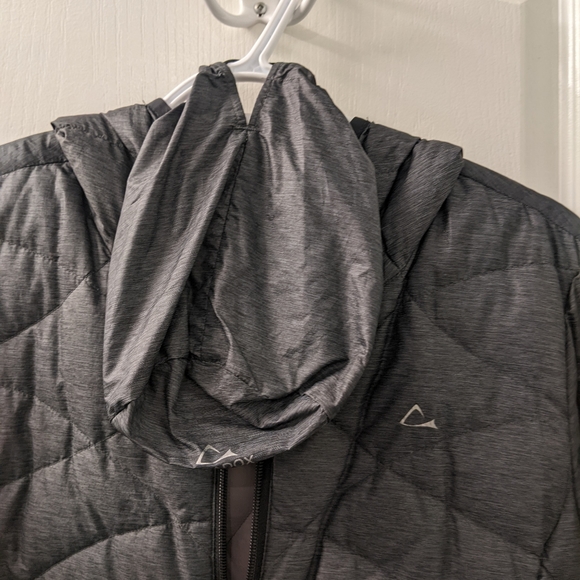 Paradox Packable Jacket w/ Hood - Picture 3 of 3